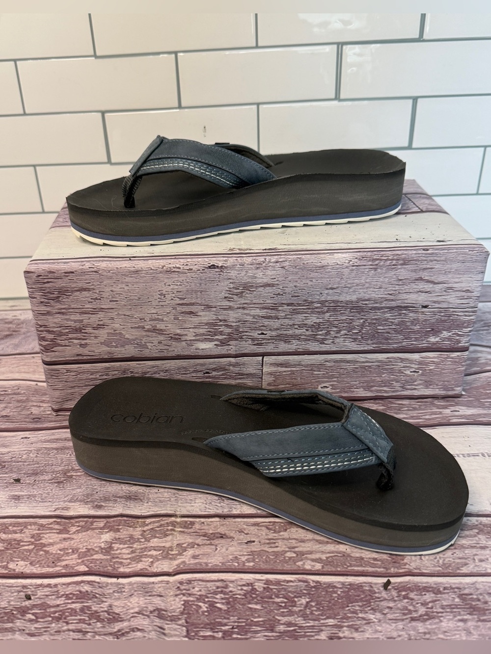 Cobian Women’s  Blue Gray Foam Flip Flop 🩴 Sandals Size 6